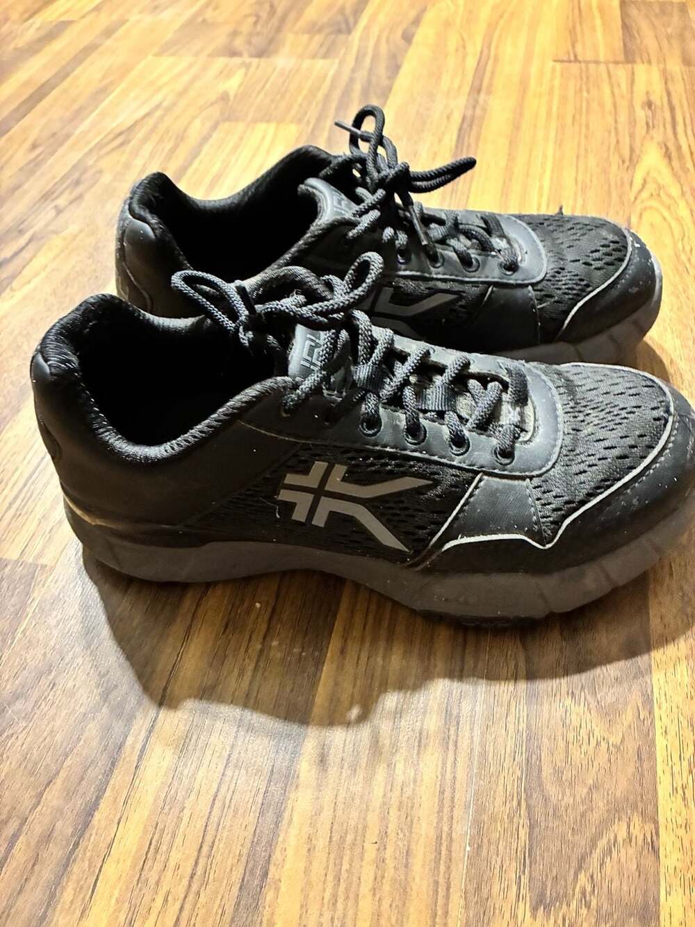 KURU Quantum Women's Athletic Sneakers in Black/Slate Grey